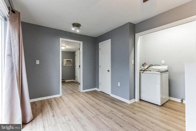 Building Photo - 7820 Craig St