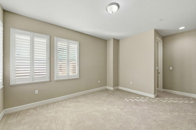 Building Photo - 819 Maddox Loop