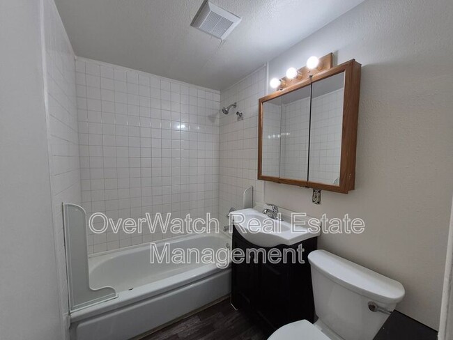 Building Photo - 1604 Elmendorf Dr