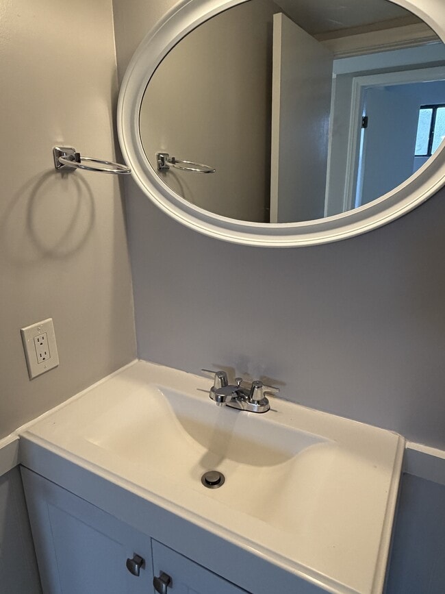 Building Photo - 29639 Greenhill Dr