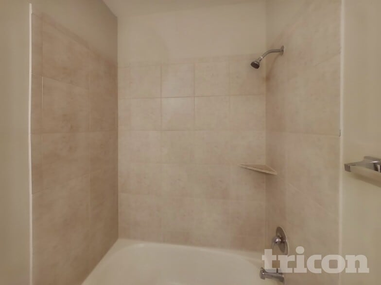 Building Photo - 211 Kennedy Dr