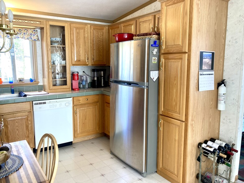 Kitchen Right - 45 Abbott St