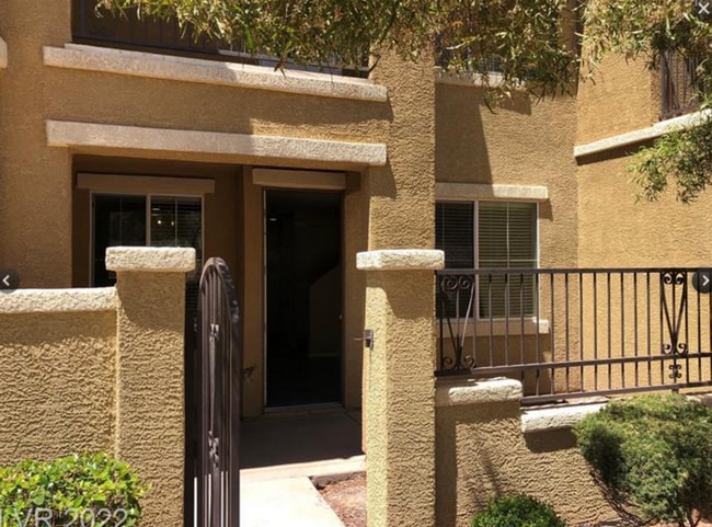 Primary Photo - 1525 Spiced Wine Ave