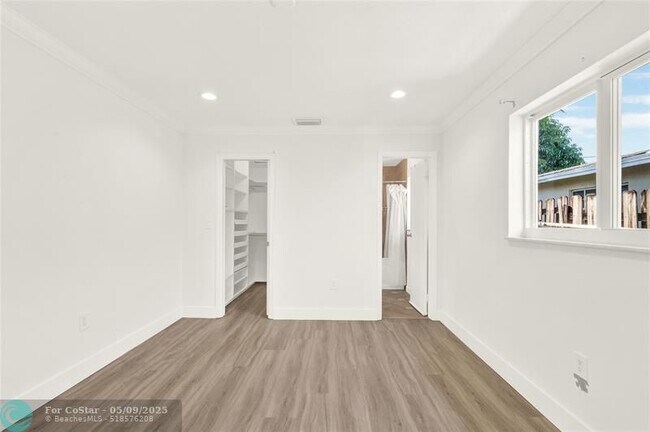 Building Photo - 9650 NW 24th St