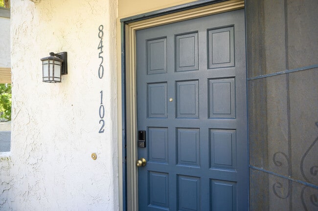 Building Photo - 8450 Via Sonoma
