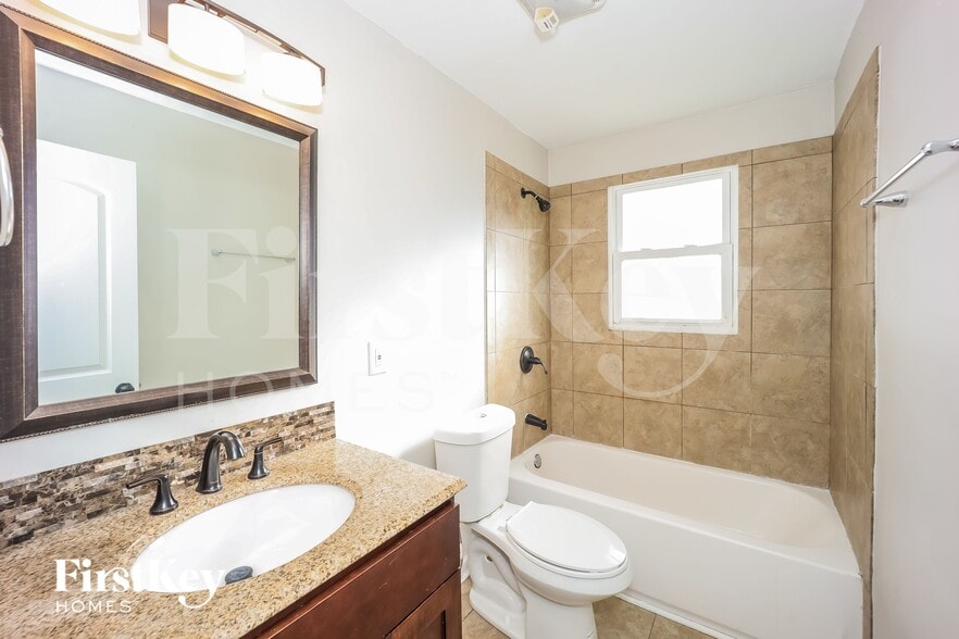 Building Photo - 942 Astor Ave SW