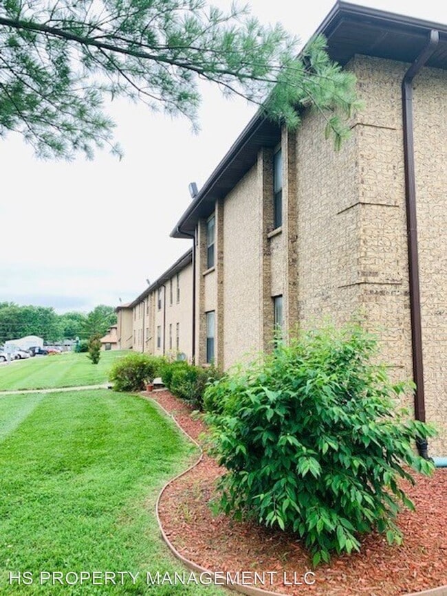 Primary Photo - 815-819 N Cedarbrook Ave