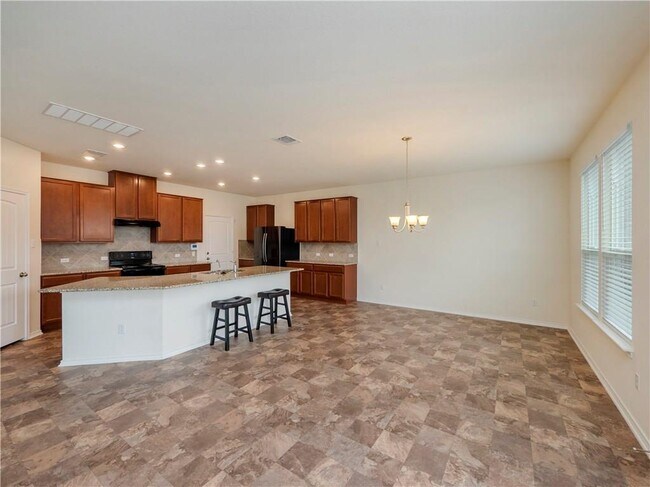 Building Photo - 119 Everglades Ave