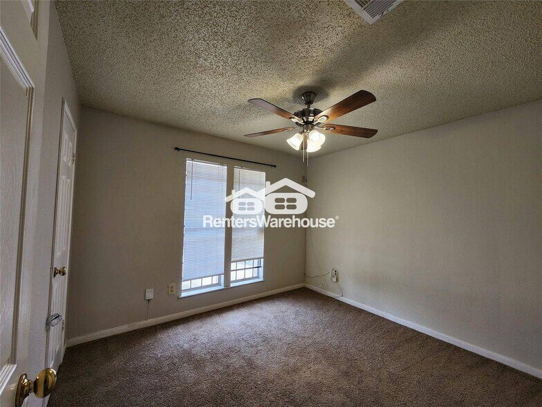 Building Photo - 9607 Hanford St