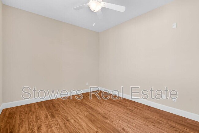 Building Photo - 718 El Paseo Cir