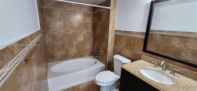 Building Photo - 2665 SW 37th Ave