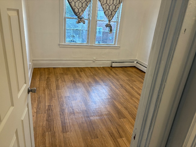 Building Photo - 164 Kensington St