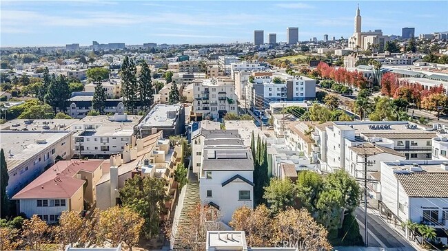 Building Photo - 1831 1/2-1823 1/2 Westholme Ave