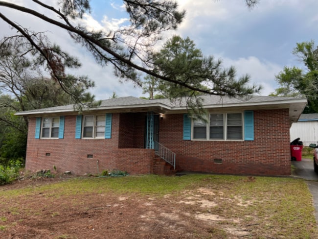 Building Photo - 3232 Pasadena Dr