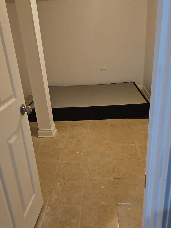 Building Photo - 42 N Parkside Ave