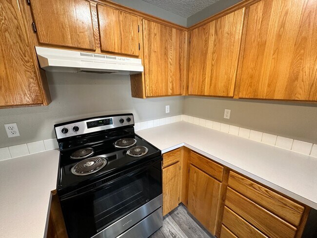 Building Photo - Lydia Court Duplex