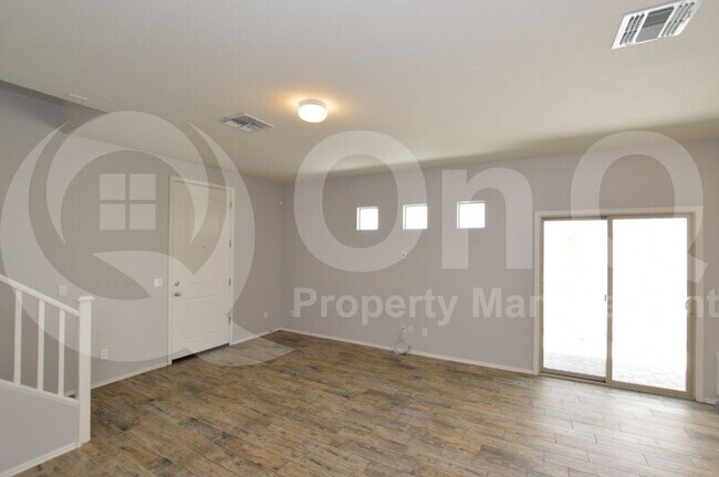 Building Photo - 2035 E Heartwood Ln