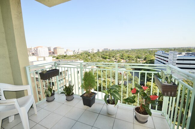 Building Photo - 3500 Coral Way