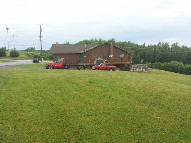 Building Photo - Skyway Trailer Park