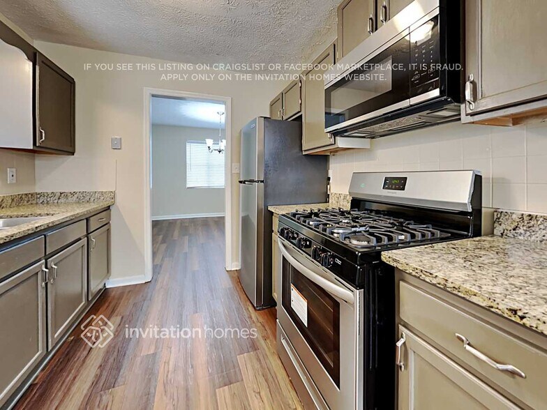 Building Photo - 6611 Crossing Creek Point