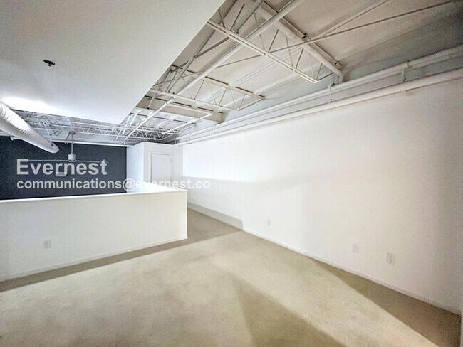 Building Photo - 415 S Front St