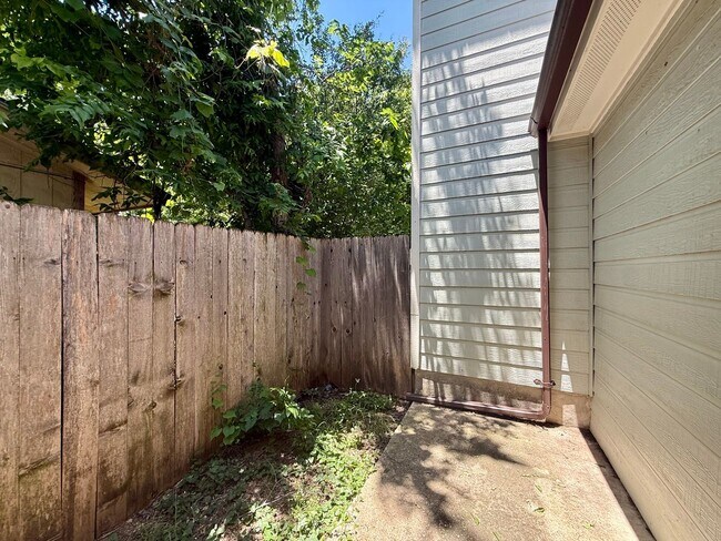 Building Photo - 6912 Meador Ave