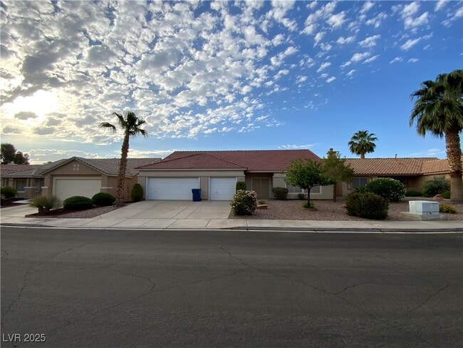 Primary Photo - 330 John Henry Dr
