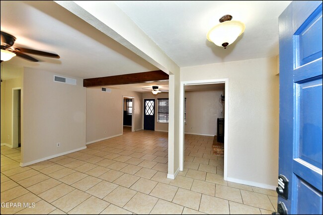 Building Photo - 4504 R J Lunn Ct