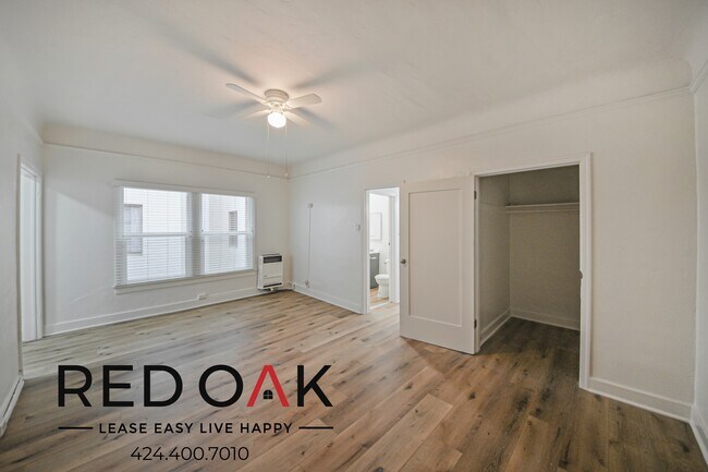 Building Photo - 454 S Catalina St