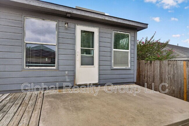 Building Photo - 117 Creek Run