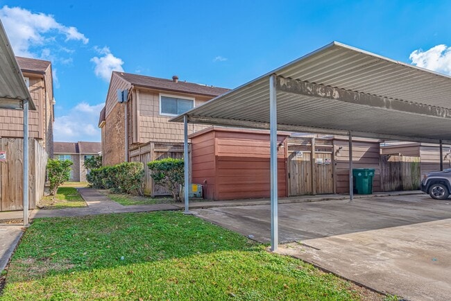 Building Photo - 1057 Willow Oaks Cir