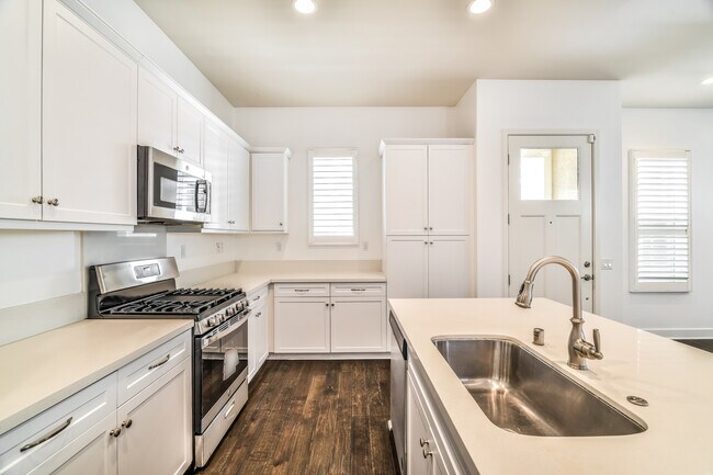 Building Photo - 211 W Tribella Ct