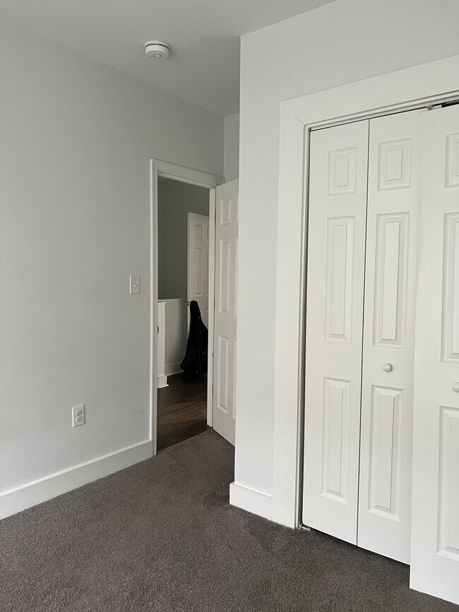 Building Photo - 4225 Ivanhoe Ave