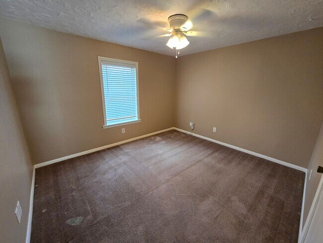 Building Photo - 3012 Adrienne Dr