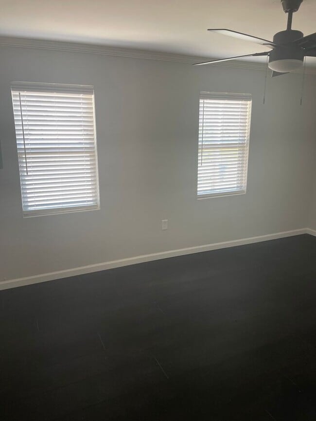 Building Photo - Charming Total Renovation!