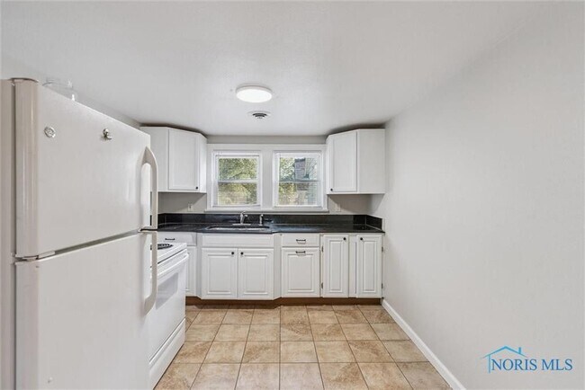 Building Photo - 3836 Upton Ave