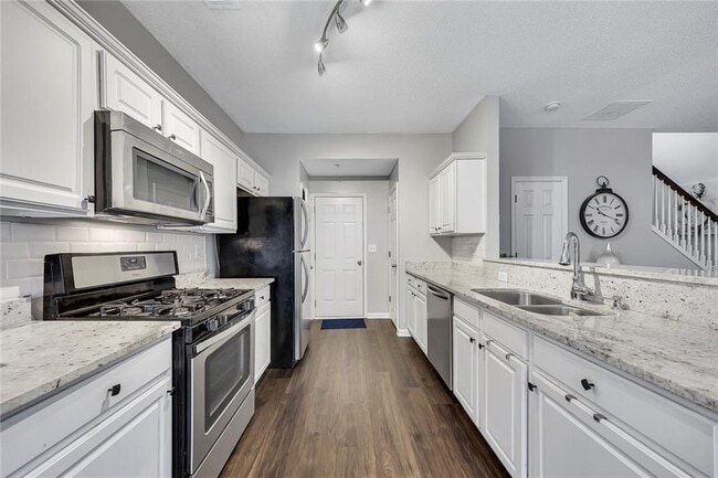 Building Photo - 254 Regent Square