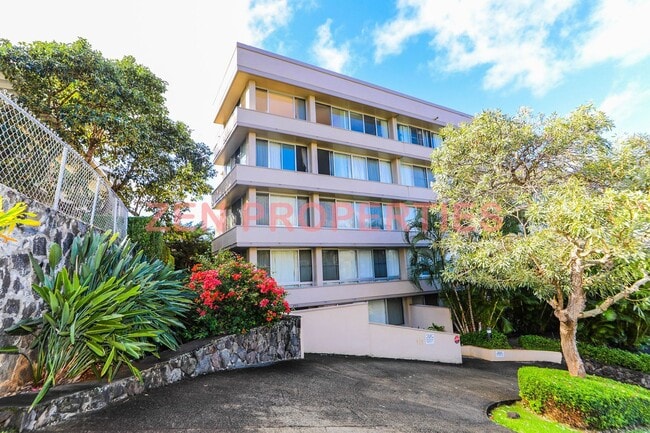 Building Photo - 2 bedroom, 1 bath unit with 1 parking stal...