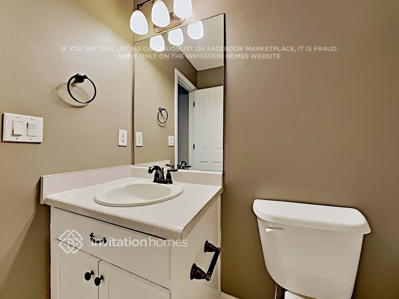 Building Photo - 25 Hedgerow Ct SE