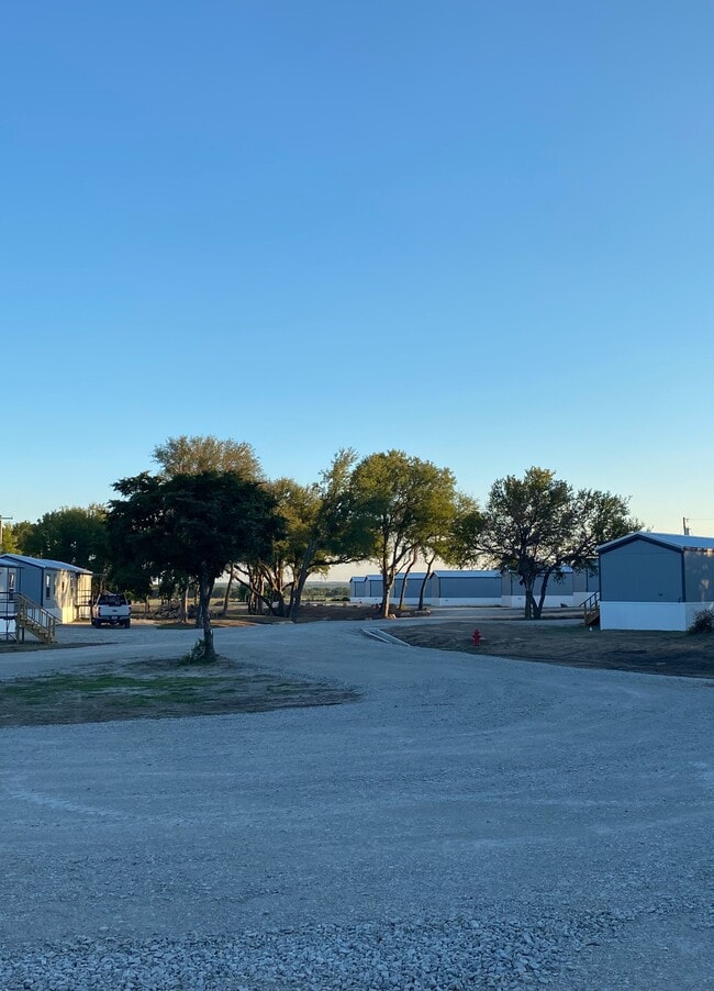 Building Photo - Early Bird Estates Unit #5