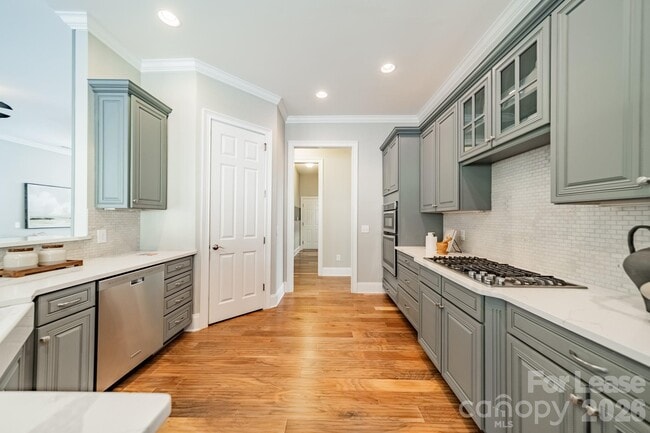 Building Photo - 15016 High Bluff Ct