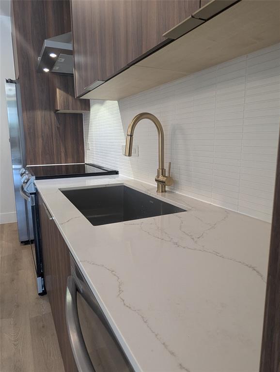 Building Photo - 1701 Simond Ave