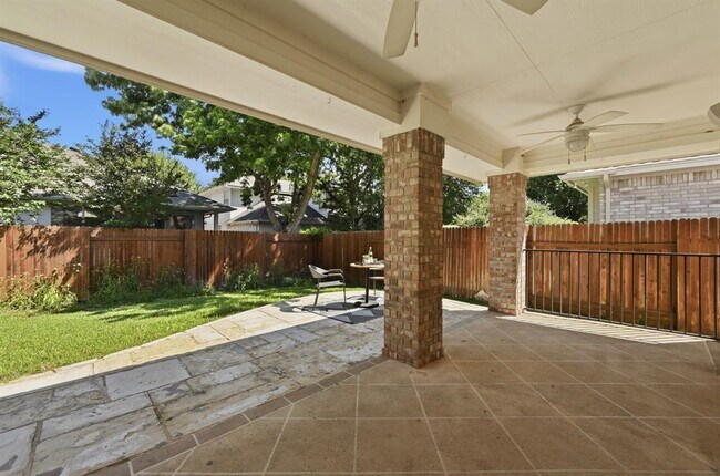 Building Photo - 905 Hunter's Creek Dr