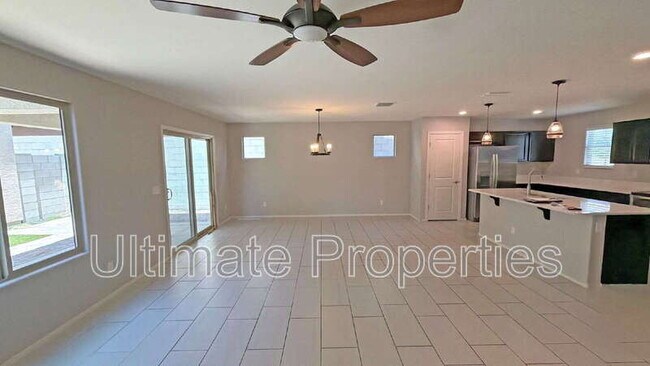 Building Photo - 11694 N 166th Dr