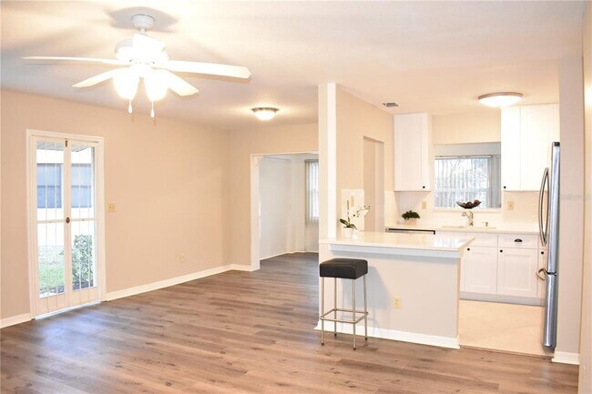 Building Photo - 1906 Canterbury Ln