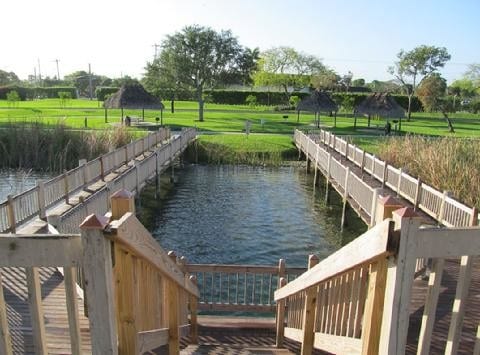 Building Photo - 118 Lake Emerald Dr