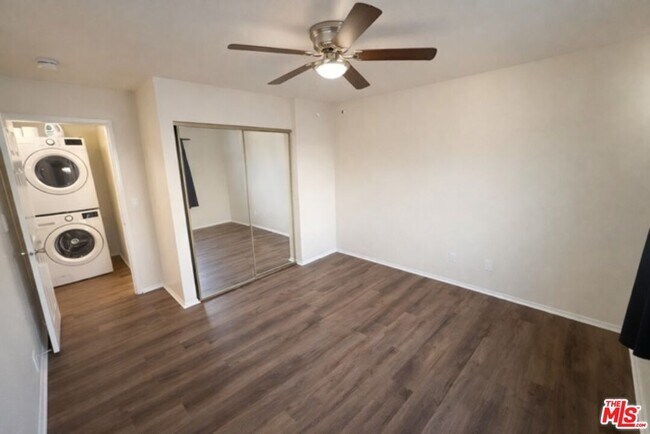 Building Photo - 2531 Manhattan Ave