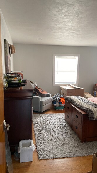 Building Photo - 24 E Middle St