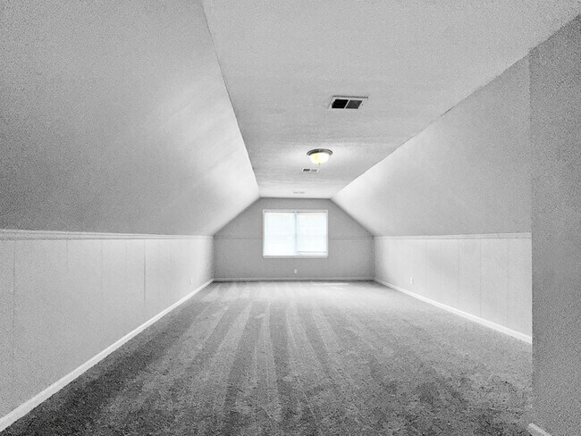 Building Photo - 9289 Forest Knoll Dr