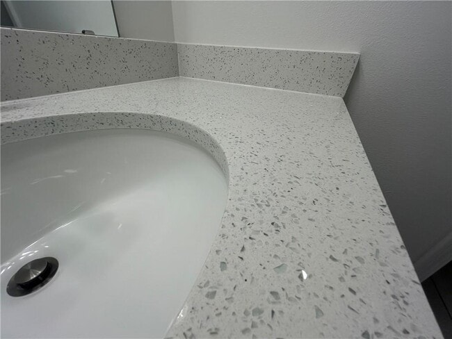 Building Photo - 2111 Periwinkle Pl